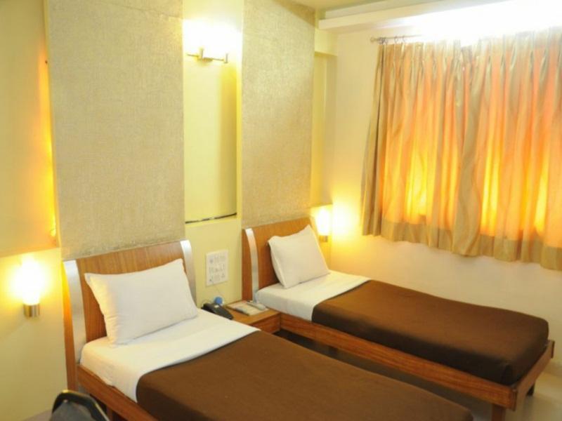 Parth Residency Hotel Ahmedabad Exterior foto