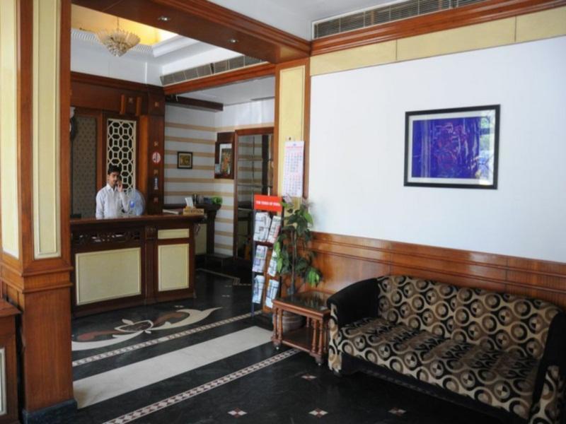 Parth Residency Hotel Ahmedabad Exterior foto
