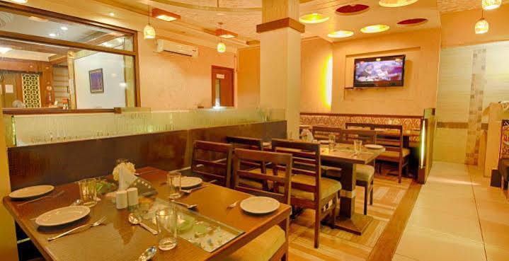 Parth Residency Hotel Ahmedabad Exterior foto