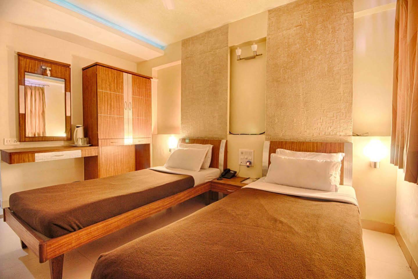 Parth Residency Hotel Ahmedabad Exterior foto