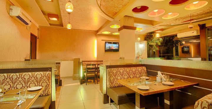 Parth Residency Hotel Ahmedabad Exterior foto